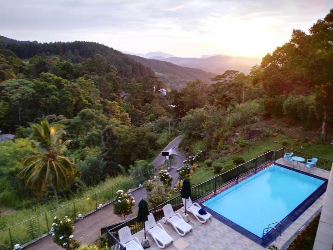 The Grand Hills Bed & Breakfast Kandy Exterior photo